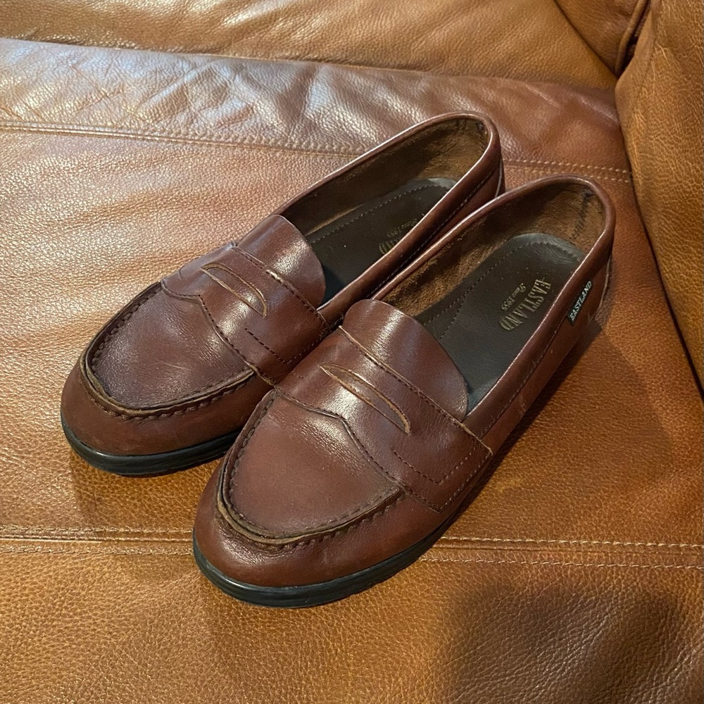 EASTLAND Brown Leather Penny Loafers Size 8M Women’s